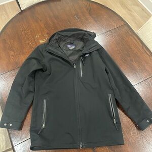 Patagonia Tres 3-in-1 Men's Black Raincoat. Outside layer only.
